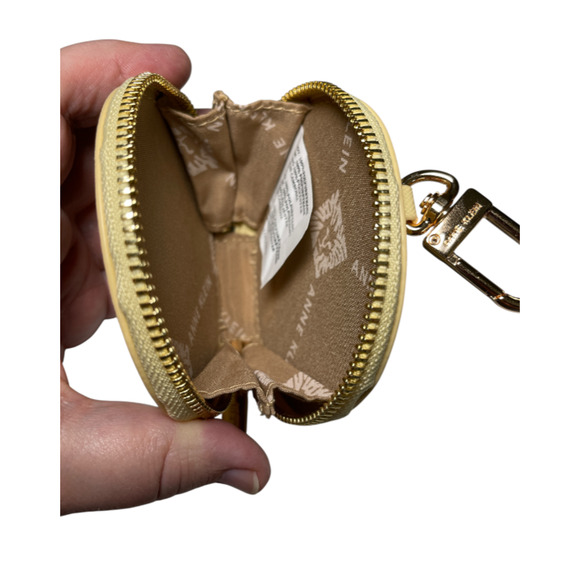 NEW Anne Klein Round Coin Purse Clip Cream Zip Close Pouch Swivel Clip - Picture 4 of 9